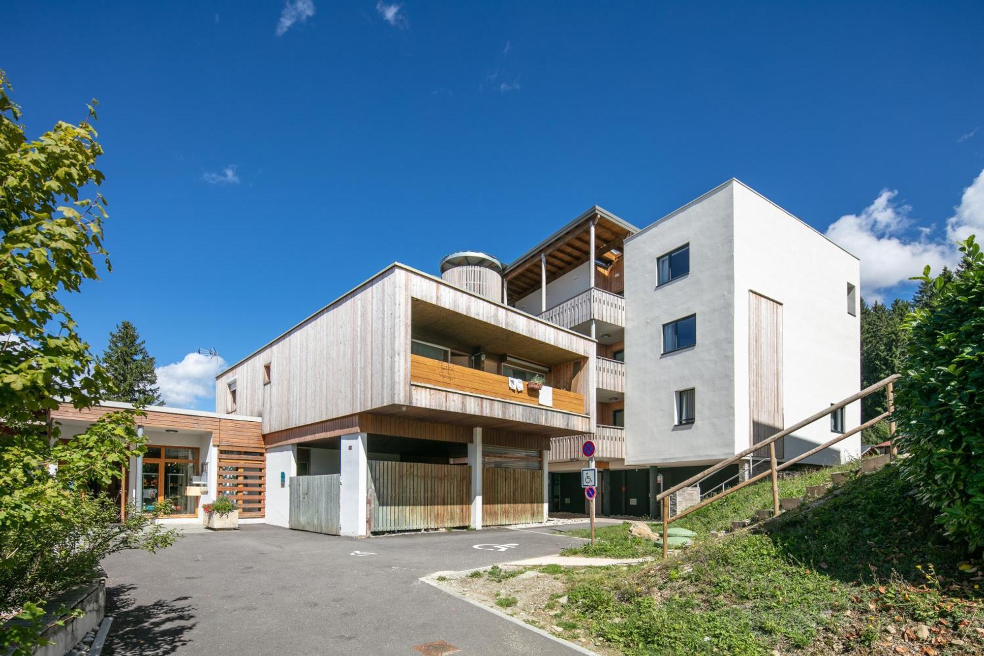 Vvf Les 7 Laux Massif De Belledonne Hotel Prapoutel Luaran gambar