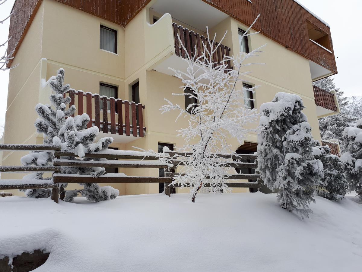 Vvf Les 7 Laux Massif De Belledonne Hotel Prapoutel Luaran gambar